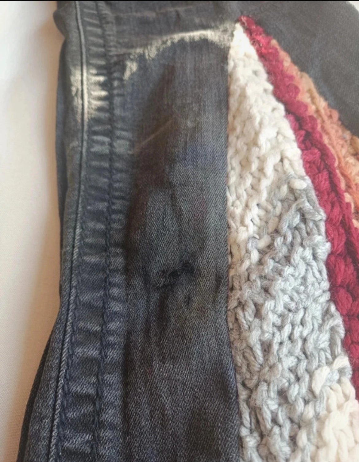 Рядък модел дънки Miss Me с впечатляващи плетени crochet разширения на крачолите - Sunday West Boutique