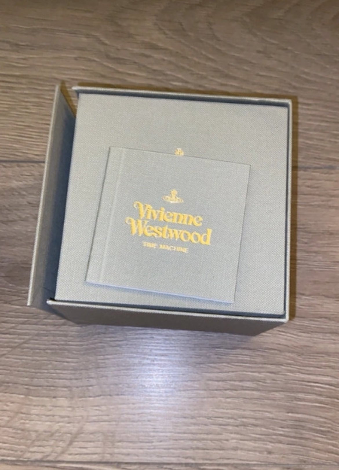 Рядък Vivienne Westwood Time Machine часовник - Sunday West Boutique