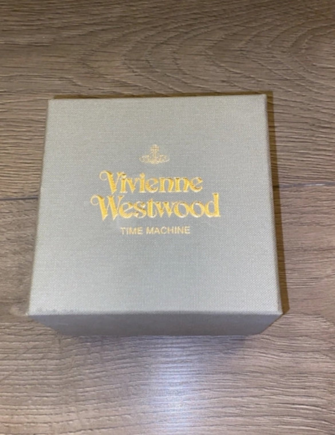 Рядък Vivienne Westwood Time Machine часовник - Sunday West Boutique