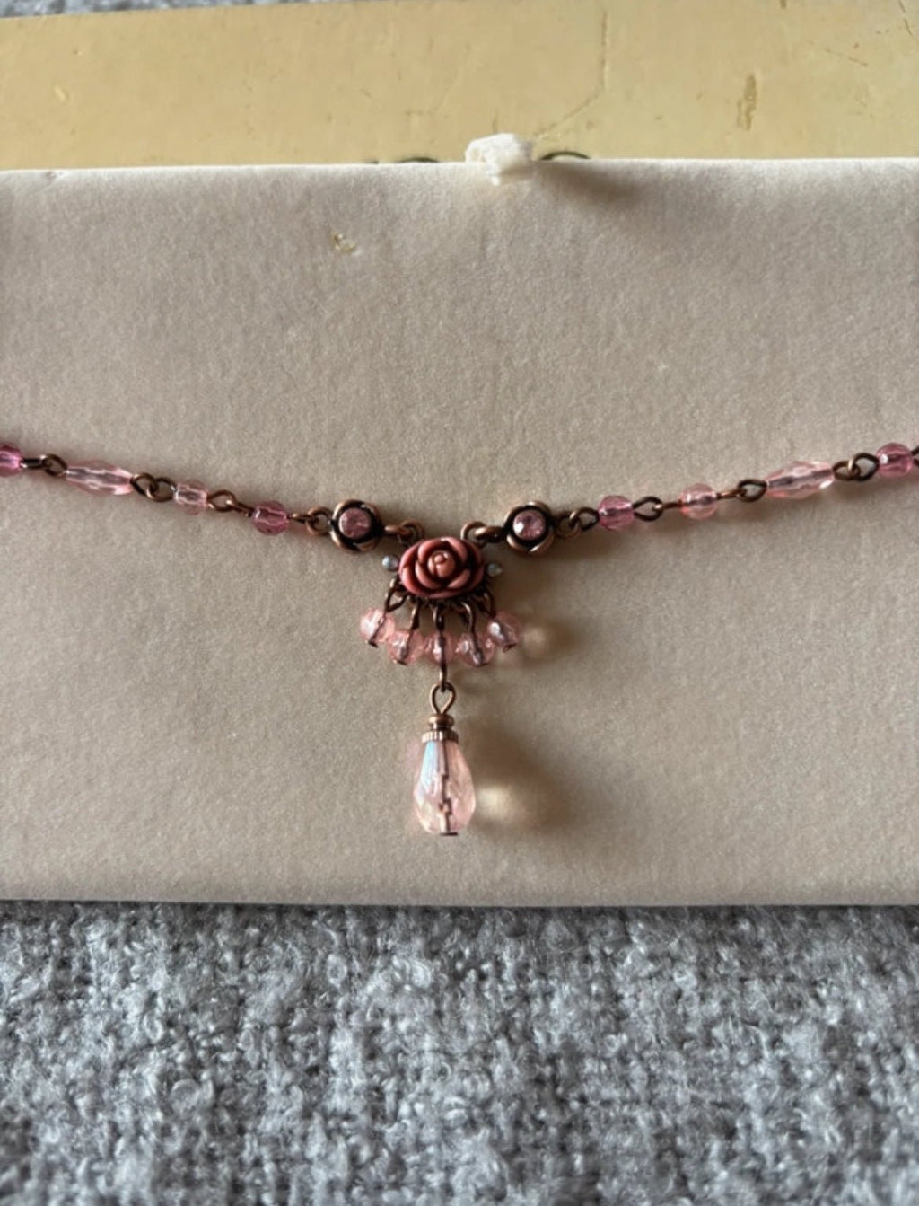 Рядко винтидж колие 1928 Jewelry в романтичен викториански стил - Sunday West Boutique