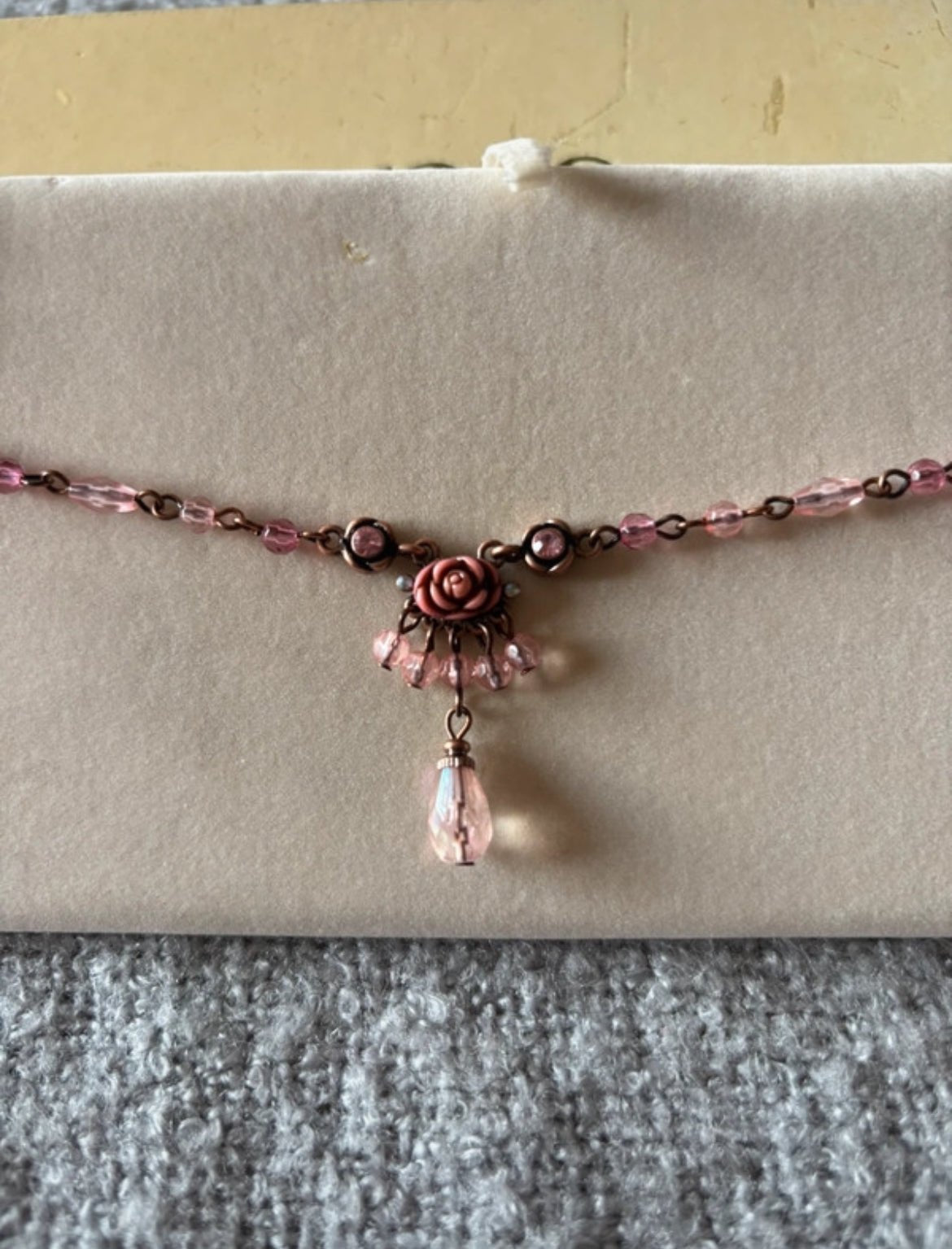 Рядко винтидж колие 1928 Jewelry в романтичен викториански стил - Sunday West Boutique