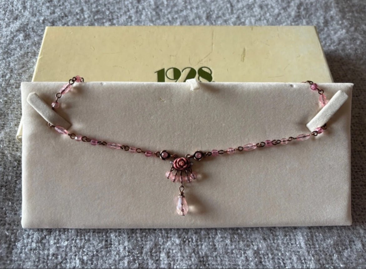 Рядко винтидж колие 1928 Jewelry в романтичен викториански стил - Sunday West Boutique