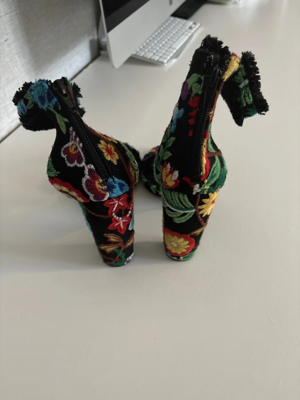 Сандали Glamorous с богата флорална бродерия - 40 - Sunday West Boutique