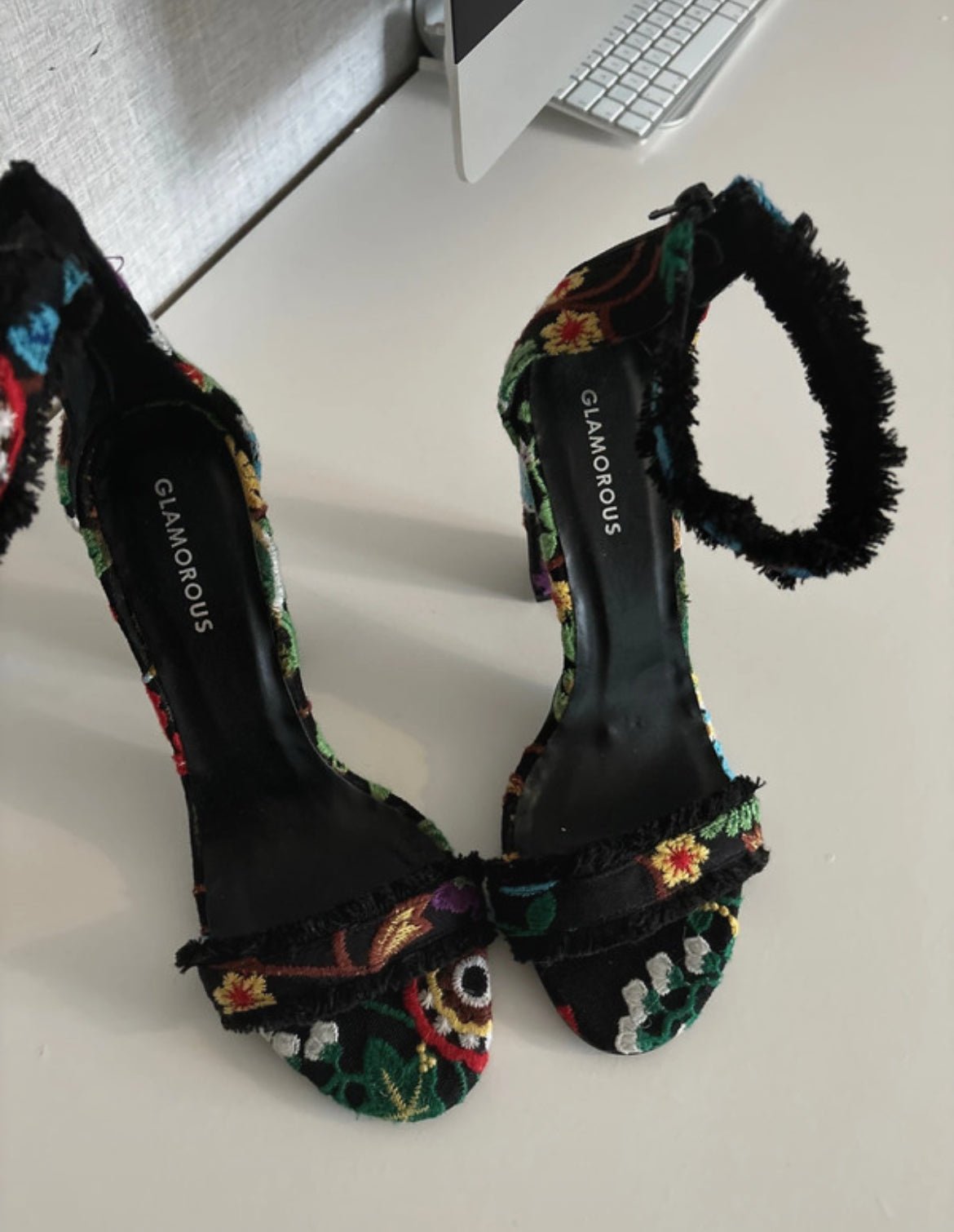 Сандали Glamorous с богата флорална бродерия - 40 - Sunday West Boutique