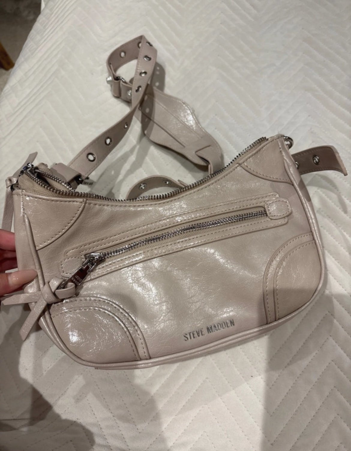 Steve Madden Y2K studded чанта с метални детайли - Sunday West Boutique