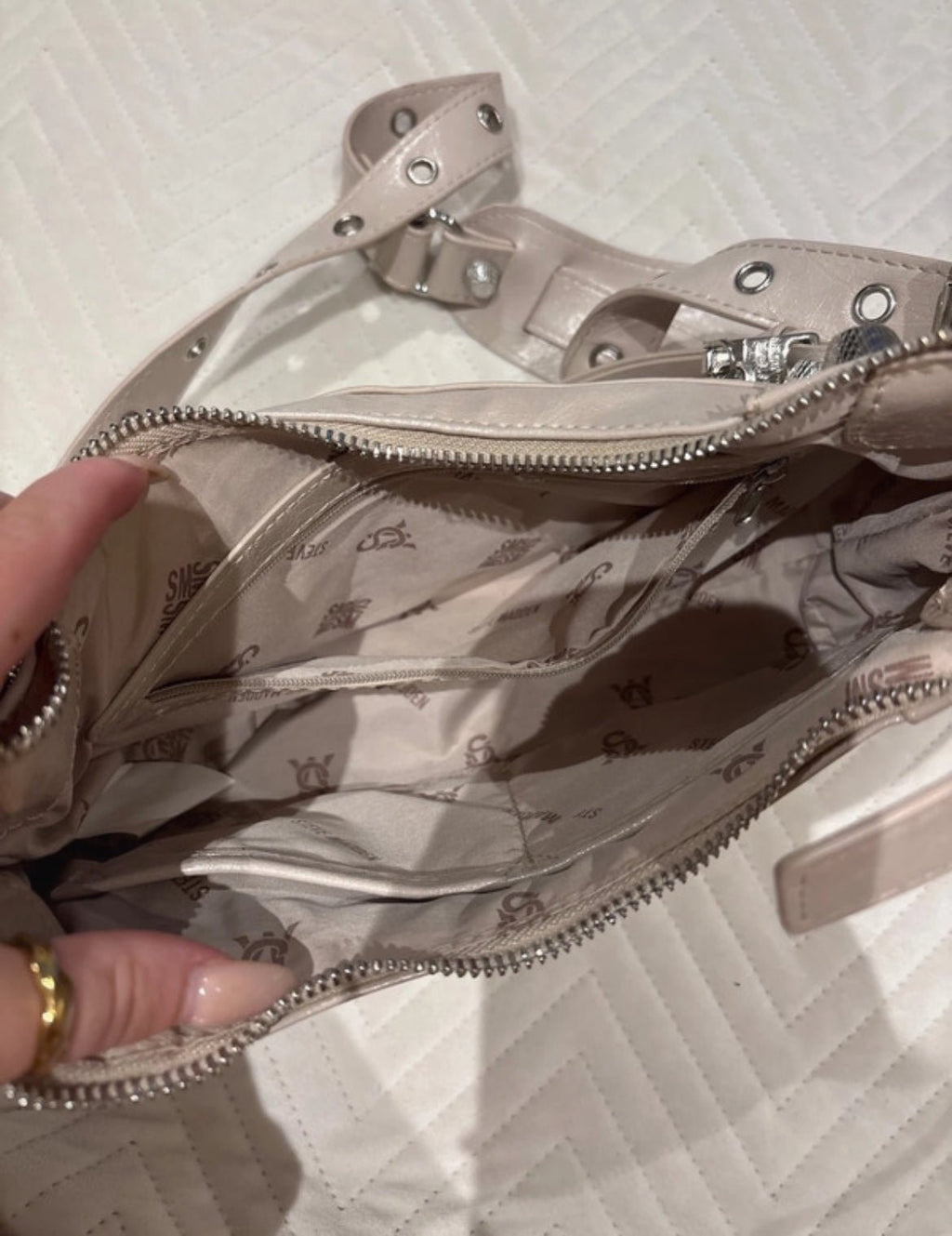 Steve Madden Y2K studded чанта с метални детайли - Sunday West Boutique
