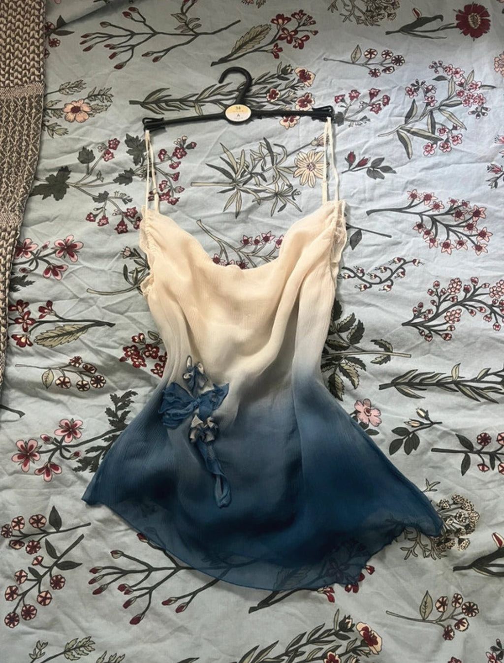 Топ BCBGMAXAZRIA, изработен от 100% естествена коприна - Sunday West Boutique