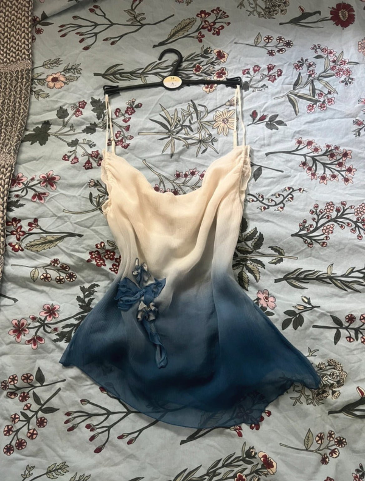 Топ BCBGMAXAZRIA, изработен от 100% естествена коприна - Sunday West Boutique