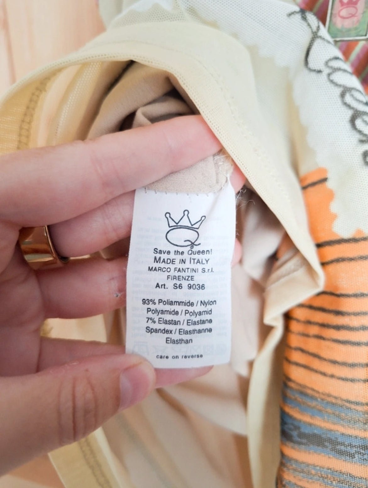 Топ *Save the Queen!* с артистичен принт - Sunday West Boutique