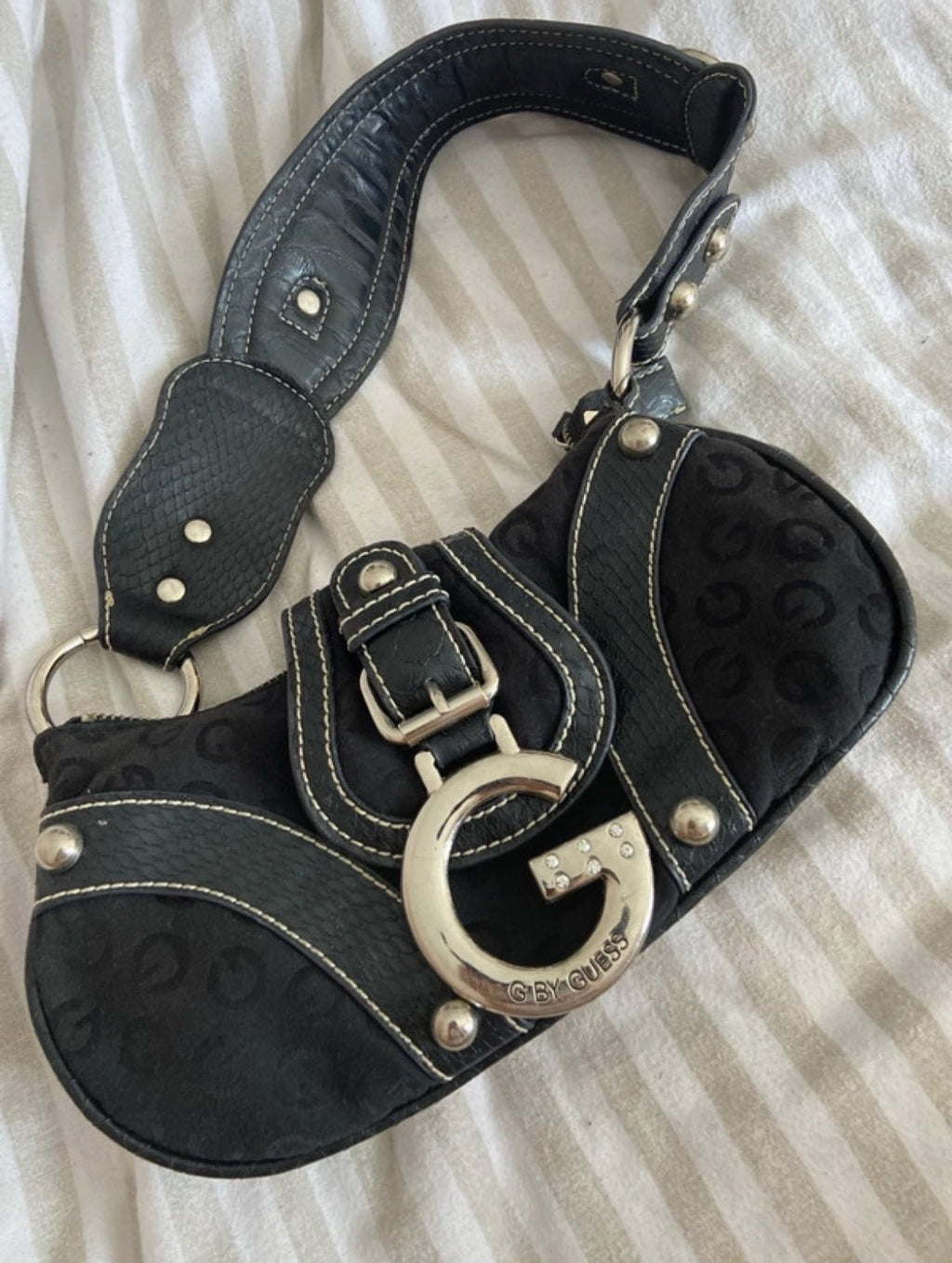 Винтидж чанта G by Guess от началото на 2000-те - Sunday West Boutique
