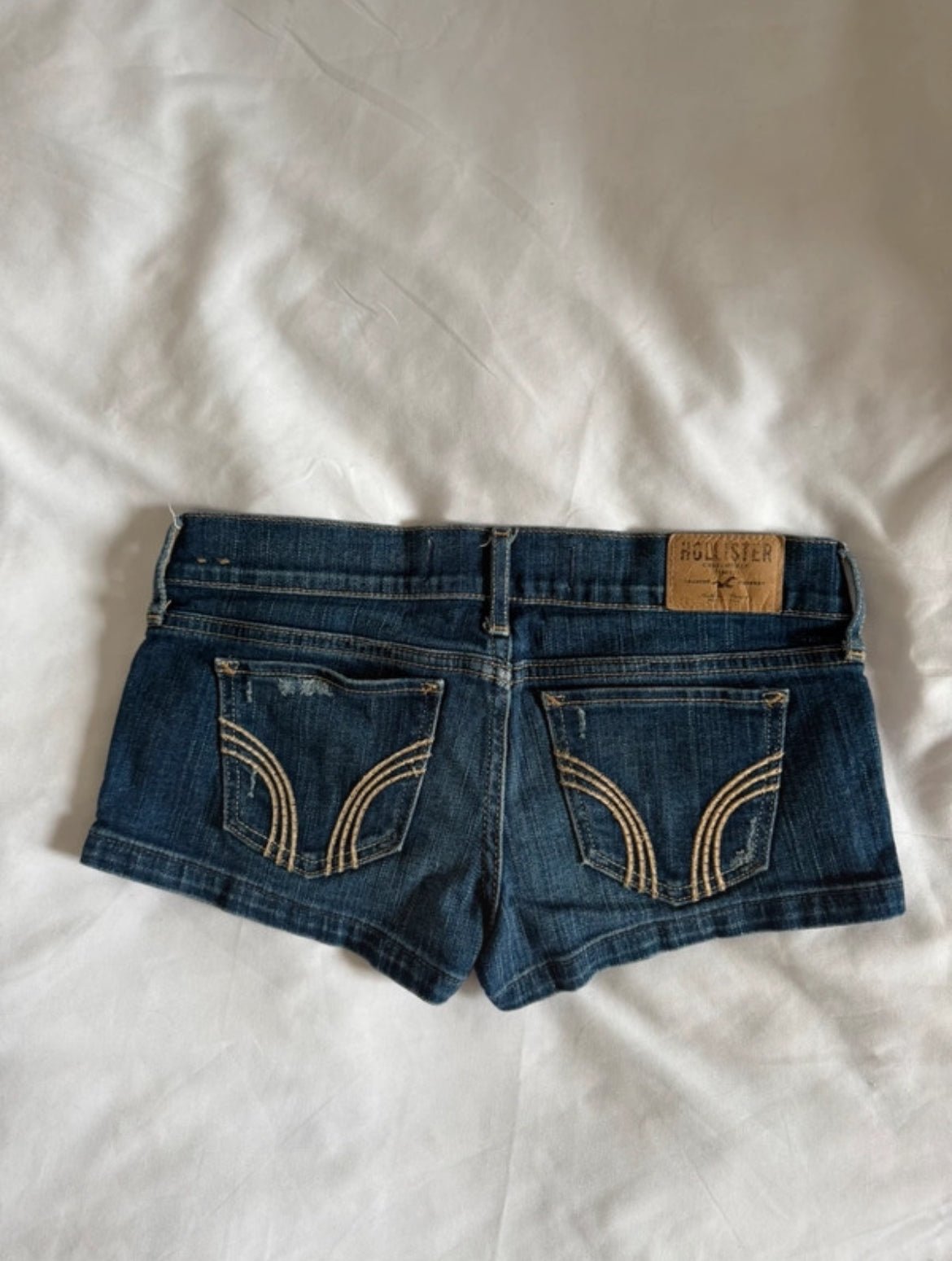 Винтидж Hollister ултра ниски дънкови къси панталонки - Sunday West Boutique