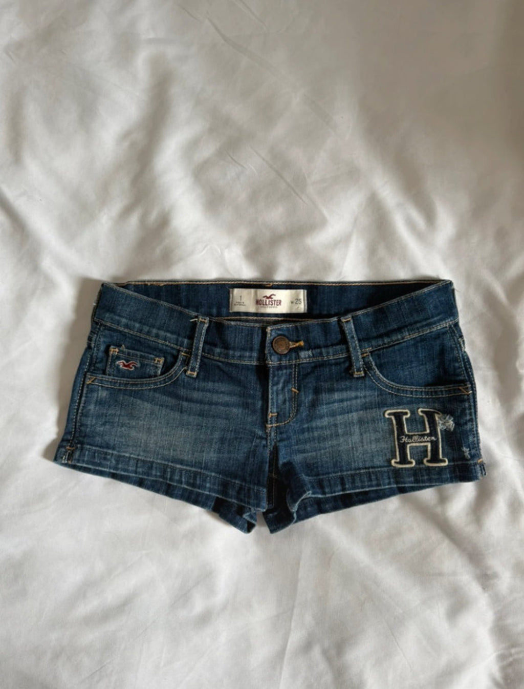 Винтидж Hollister ултра ниски дънкови къси панталонки - Sunday West Boutique