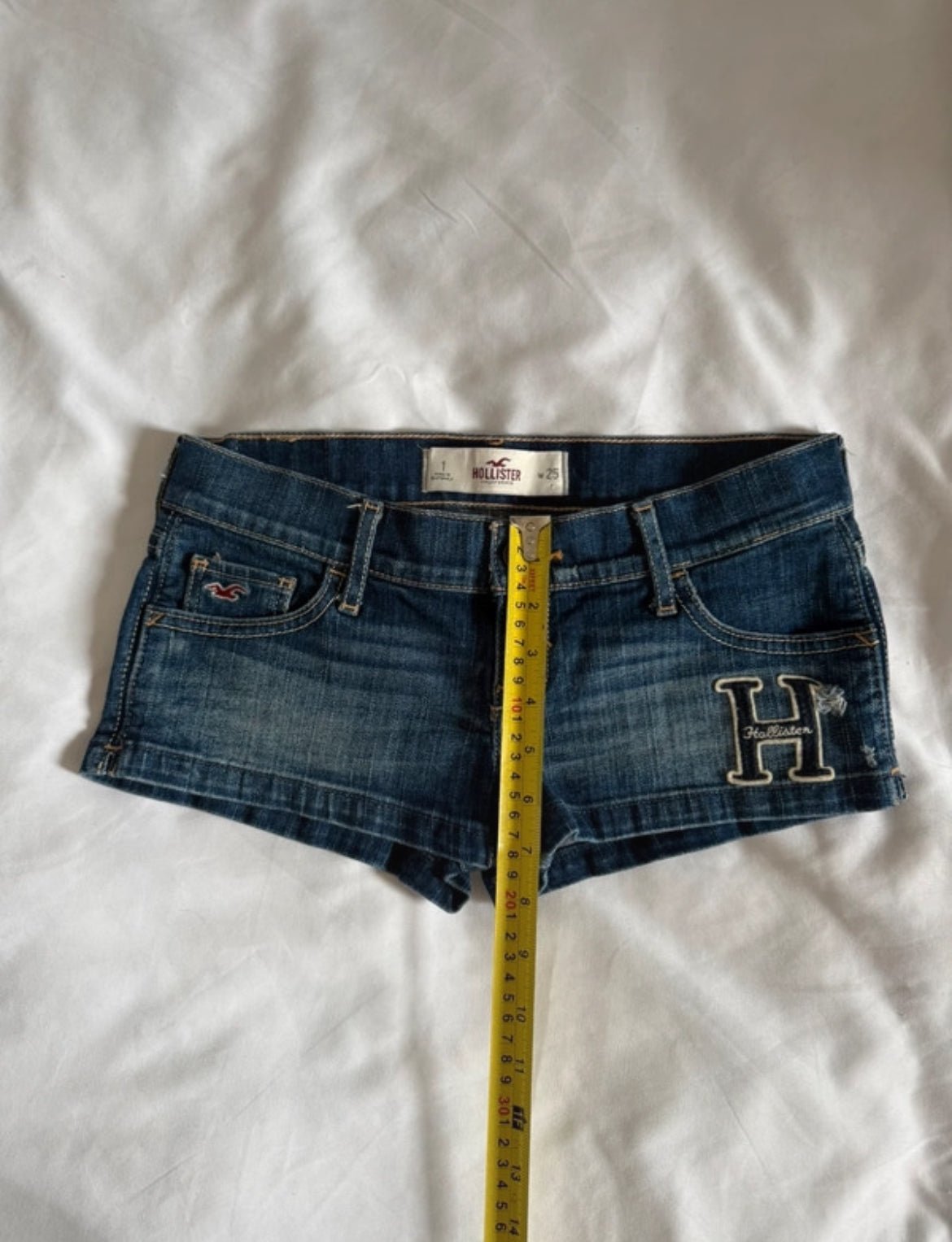 Винтидж Hollister ултра ниски дънкови къси панталонки - Sunday West Boutique