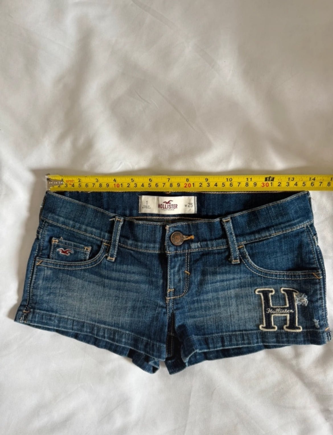 Винтидж Hollister ултра ниски дънкови къси панталонки - Sunday West Boutique
