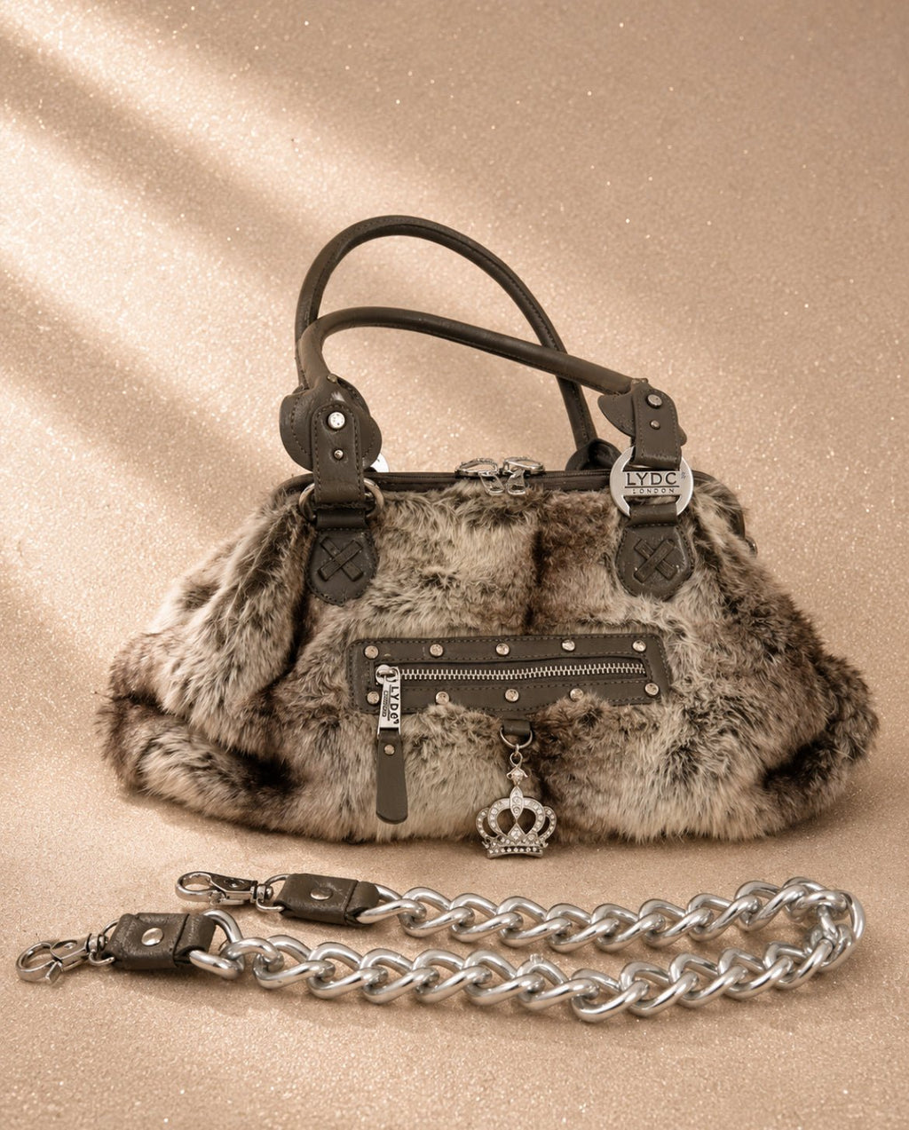 Винтидж LYDC London чанта с изключително мек еко косъм - Sunday West Boutique