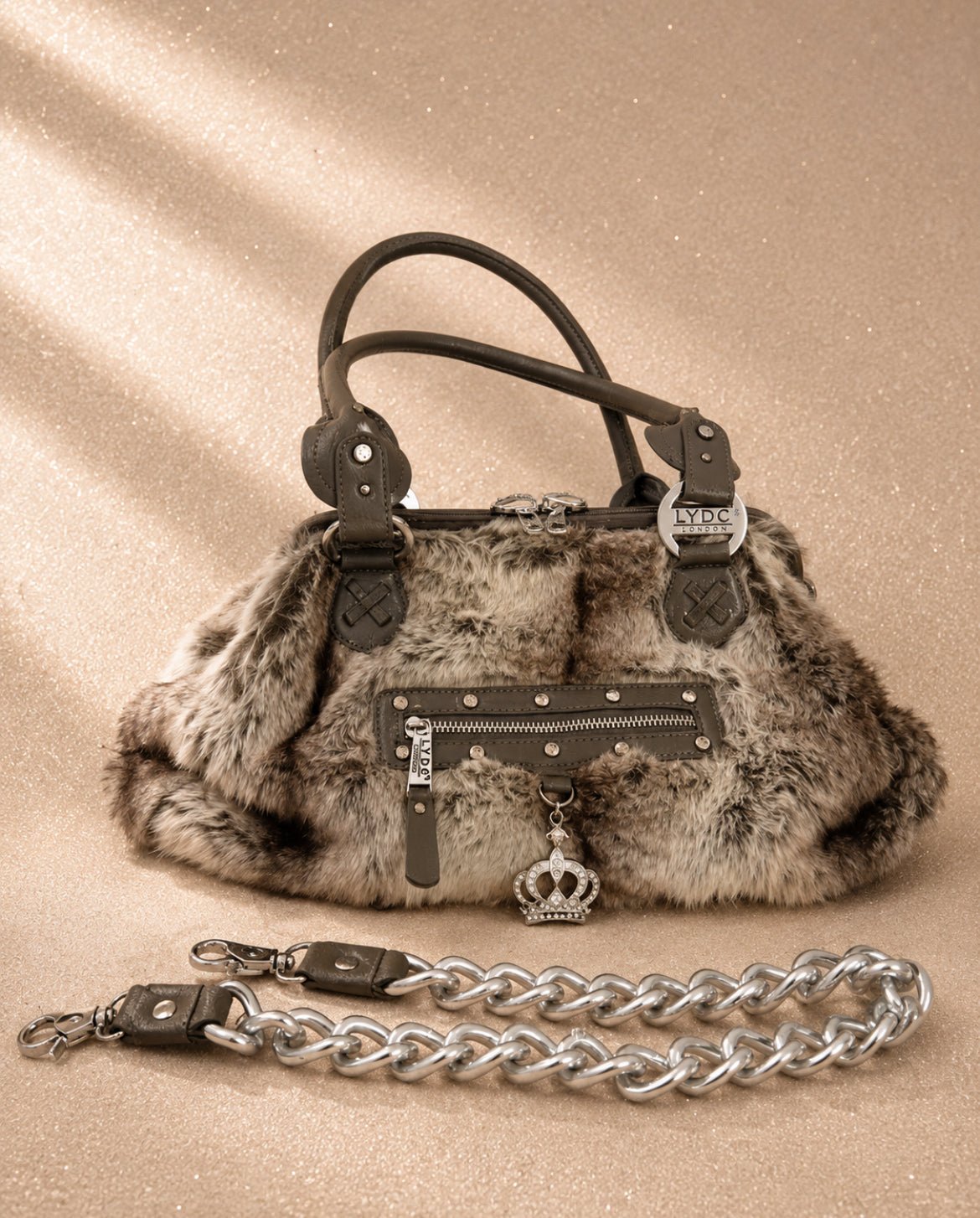 Винтидж LYDC London чанта с изключително мек еко косъм - Sunday West Boutique