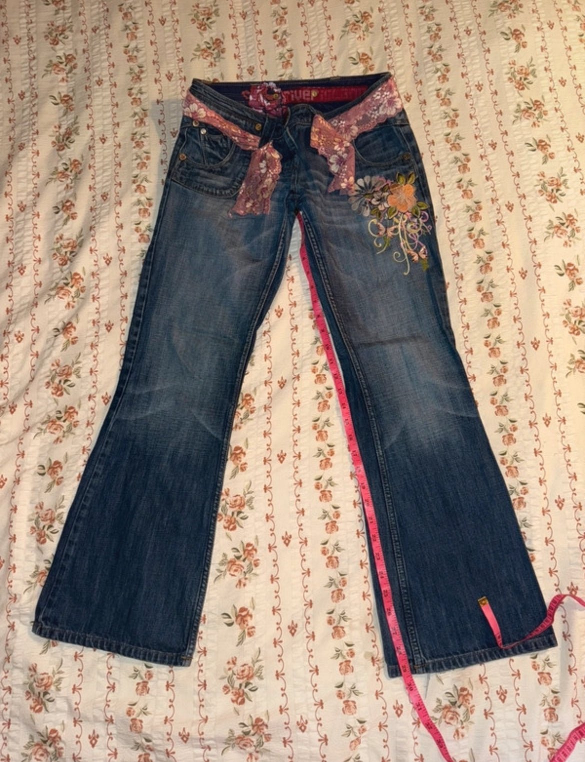 Винтидж Y2K дънки River Island с флорална бродерия и ниска талия - Sunday West Boutique