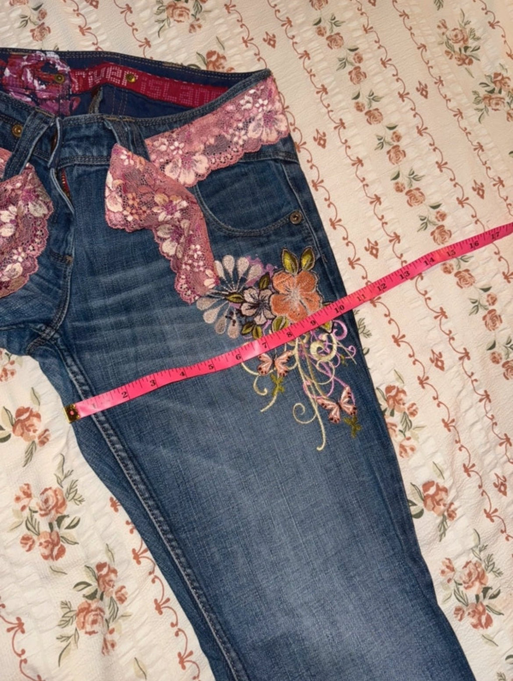 Винтидж Y2K дънки River Island с флорална бродерия и ниска талия - Sunday West Boutique