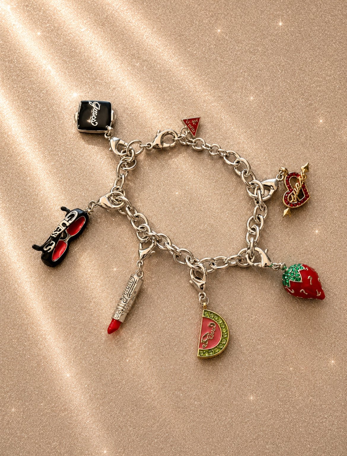 Винтидж Y2K гривна GUESS с цветни charms и функциониращо огледалце - Sunday West Boutique