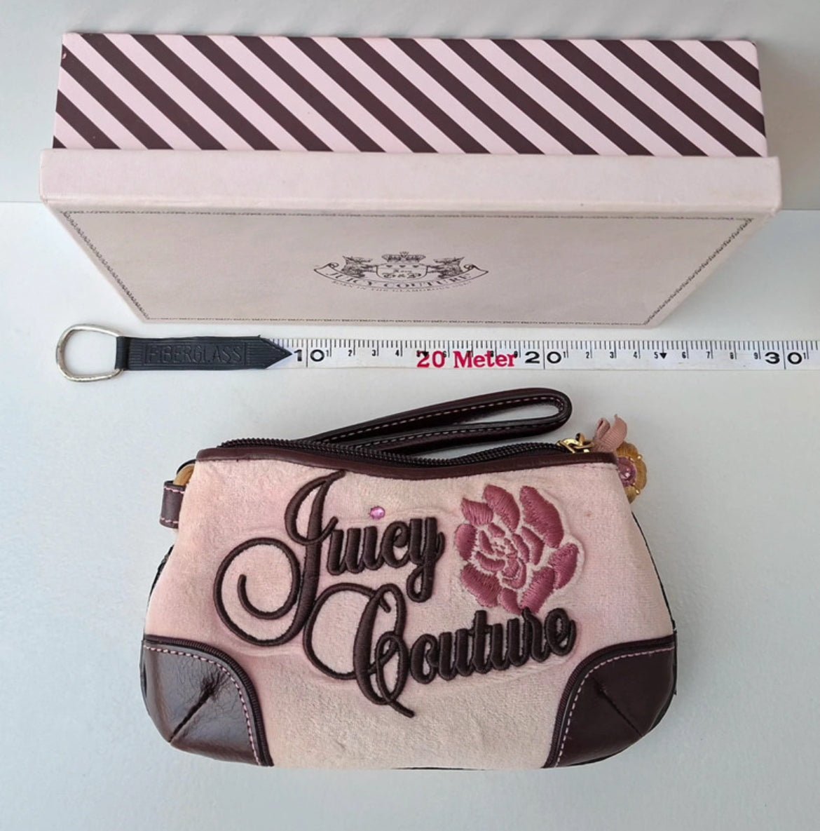 Винтидж Y2K Juicy Couture велурен wristlet - Sunday West Boutique