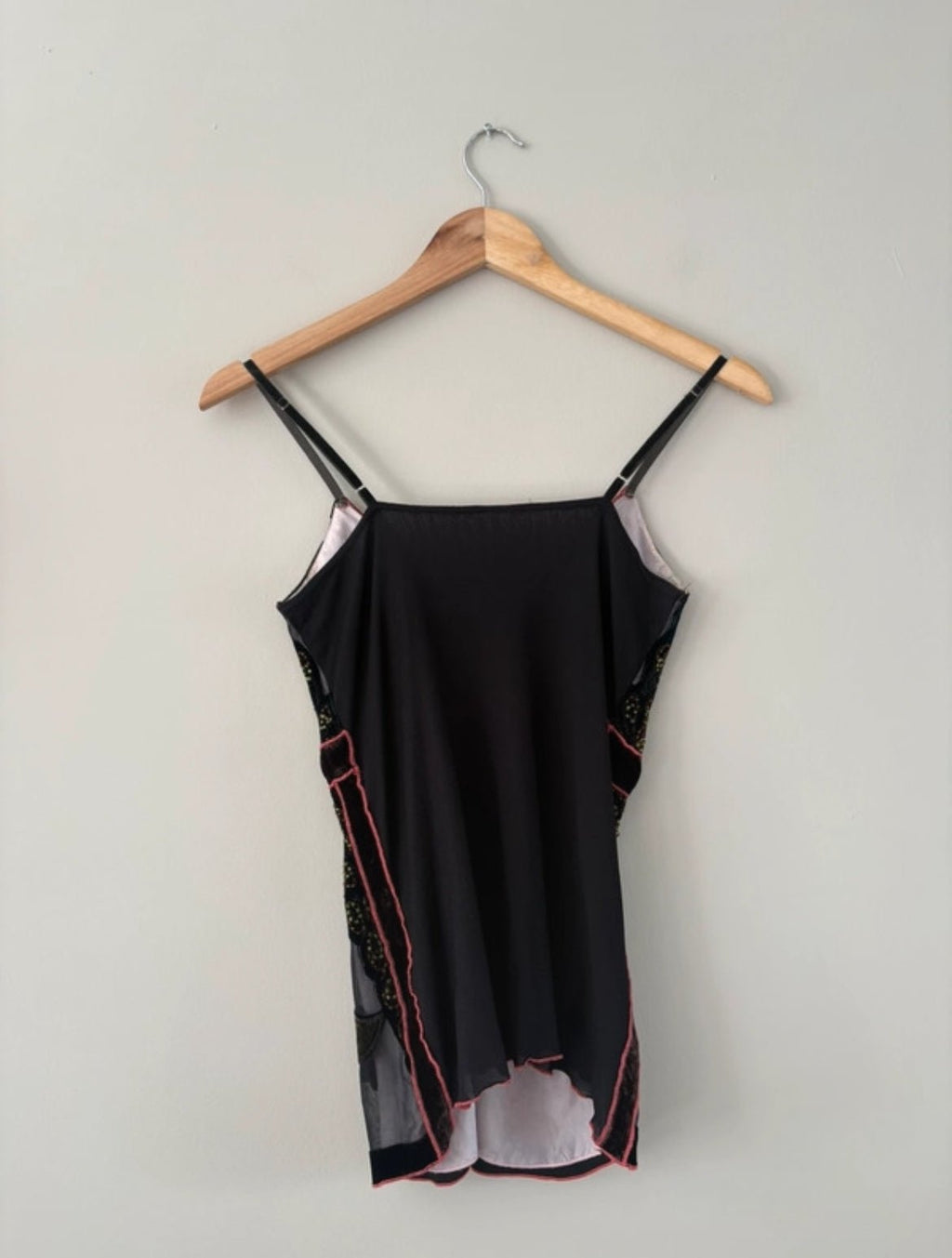 Винтидж Y2K топ с кадифени цветя и мъниста - Sunday West Boutique