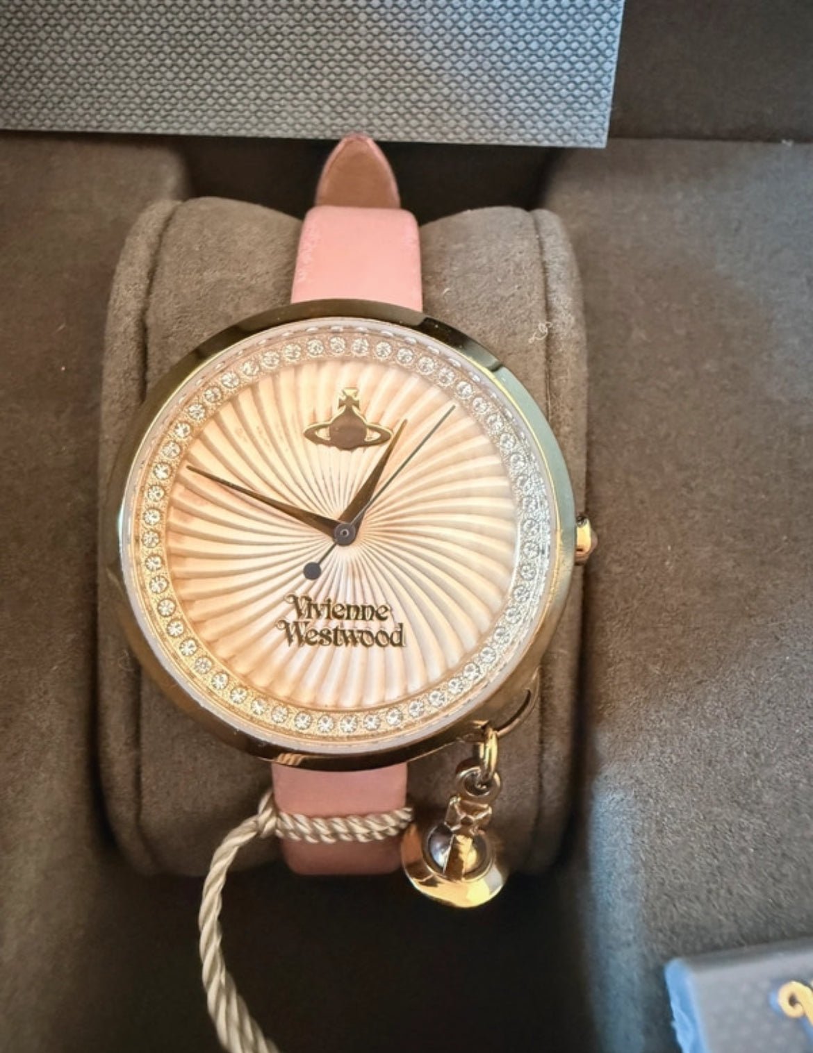 Vivienne Westwood Bow часовник - Sunday West Boutique