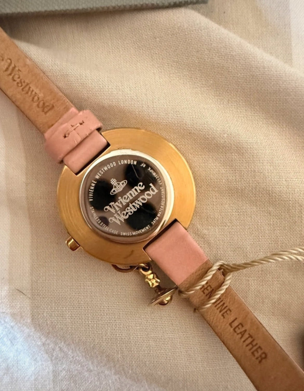 Vivienne Westwood Bow часовник - Sunday West Boutique